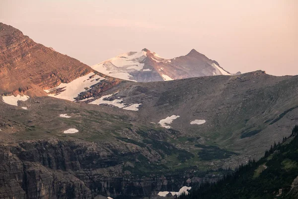 Último Sol Del Día Destaca Montaña Gunsight Parque Nacional Glaciar — Foto de Stock