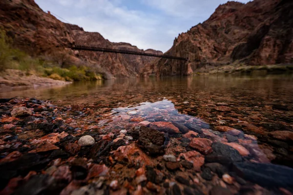 Submerged Rocks Colorado River Black Bridge Background — Foto de Stock