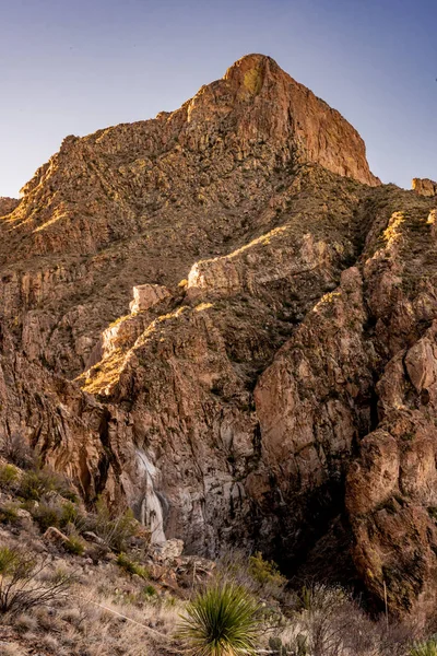 Chisos Mountains Loom High Widow Dry Fall Big Bend National — Foto de Stock