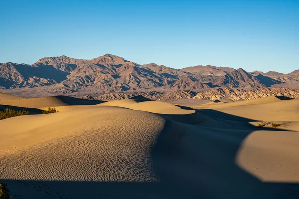 Montañas Vid Pie Sobre Las Dunas Del Mesquite Parque Nacional —  Fotos de Stock