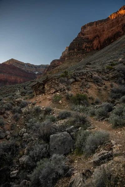 Afstandelijke Wandelaar Beklimt Heuvel Langs Tonto Trail Grand Canyon National — Stockfoto