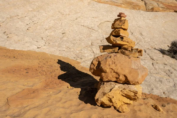 Sandstone Cairn Copy Space Left Hiking Trail Capitol Reef National — Stock Photo, Image
