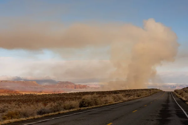 Tall Column Smoke Controlled Burn Utah Countryside — Stock fotografie