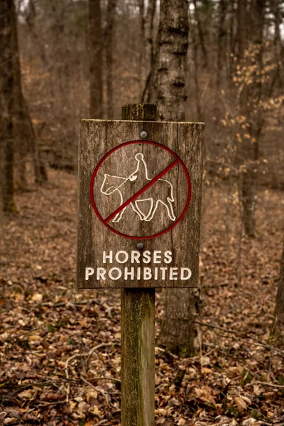 Horses Prohibited Sign Heading Campsite Mammoth Cave — Foto Stock