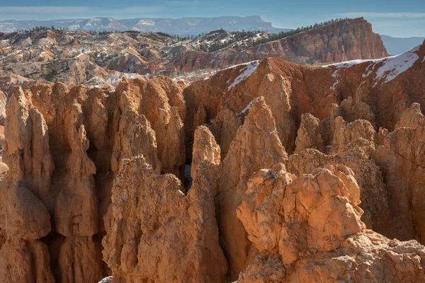 Drobné Hoodoos Bryce Canyon Amfiteátr Zimě Jasného Dne — Stock fotografie