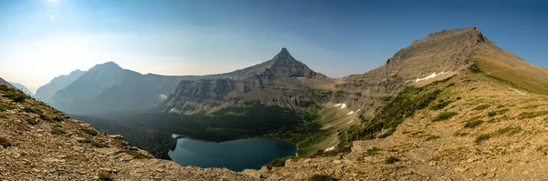 冰川国家公园皮特马坎山及老人湖全景 — 图库照片