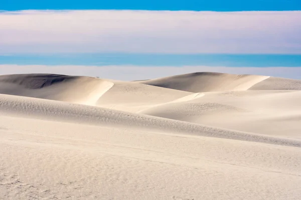 Dunas Lisas Intactas Bajo Cielo Nublado Parque Nacional White Sands —  Fotos de Stock