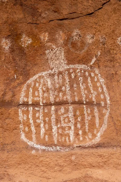 Single Sheild Pictograph Wall Peekaboo Spring Canyonlands National Park — Stock Photo, Image