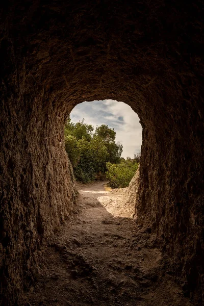 Uitzicht Door Tunnel Trail Bij Pinnacles National Park — Stockfoto