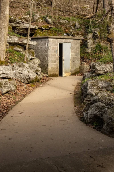 Entry Frozen Niagara Mammoth Cave National Park — Stock Photo, Image