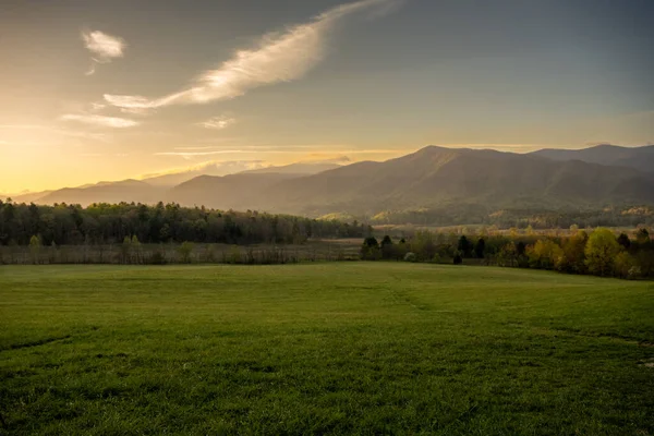 Morning Light Glows Cades Cove Great Smoky Mountains National Park — стокове фото