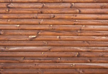 Kütüklerden ahşap duvar