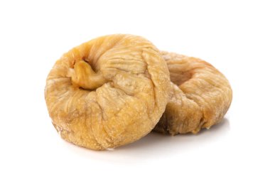 Kurumuş incir meyveleri beyaz arka planda izole