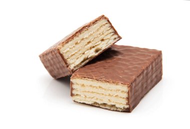 Çikolatalı waffle 'lar beyazda izole edilir.