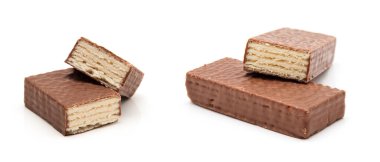 Çikolatalı waffle 'lar beyazda izole edilir.