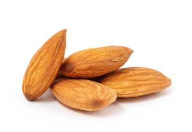 Badem beyaz üzerine izole