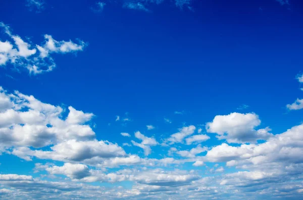 Nuvole Bianche Nel Cielo Blu — Foto Stock