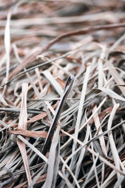 Samanlıkta iğne aramak gibi. Arkaplan