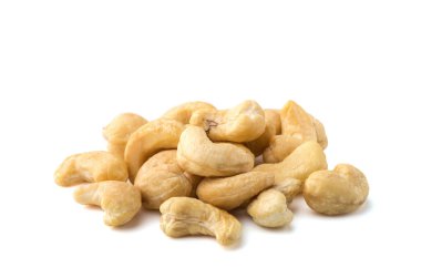 Beyaz arka planda kaju fıstığı