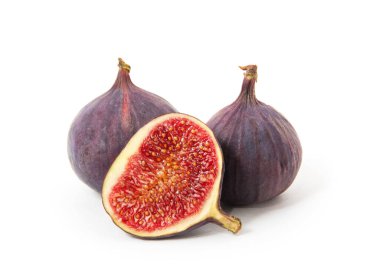 Beyaz arkaplanda incirler izole edildi.