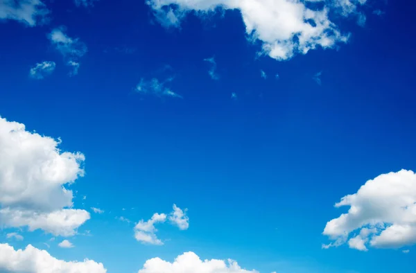 Fundo Céu Azul Com Nuvens Brancas — Fotografia de Stock