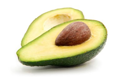Avokado beyaz üzerine izole