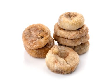 Kurumuş incir meyveleri beyaz arka planda izole