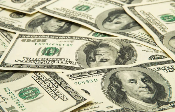 Arkaplan olarak 100 dolar..