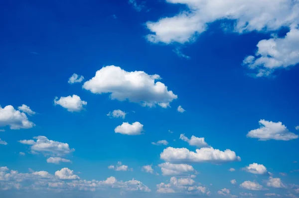 เมฆส ขาวในท องฟ — ภาพถ่ายสต็อก