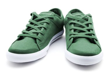 Bir çift yeni spor ayakkabı.