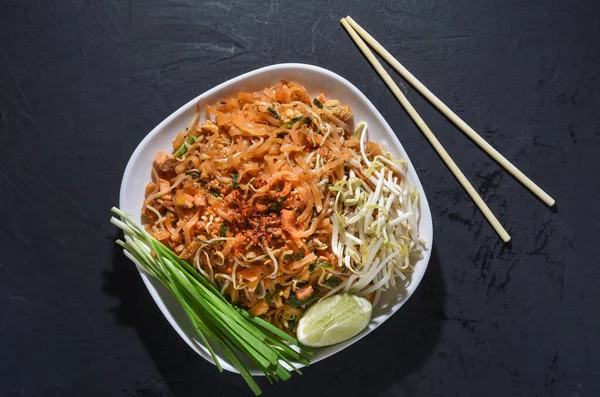 Pad Thai Deliciosa Comida Tailandesa Fideos Comida Callejera Tailandesa — Foto de Stock