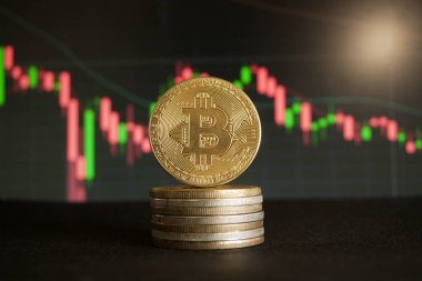 Bitcoin altın sikke ve çözülmüş grafik arka planı. Sanal kripto para birimi kavramı.