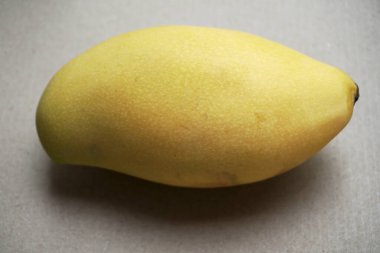 Masada sarı mango taze meyve