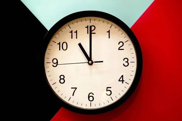 Classic Black White Analog Clock Background — Zdjęcie stockowe