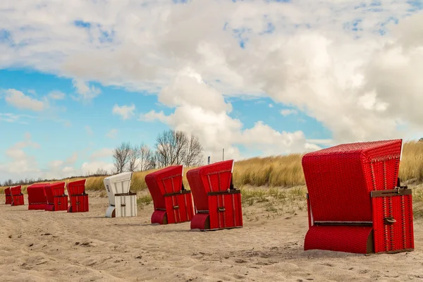 Пляжный стул в Балтийском море — стоковое фото