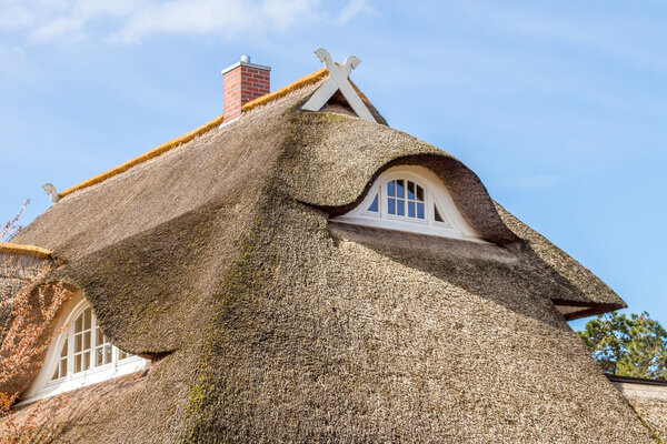 Соломенная крыша
