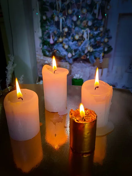 Fyra Ljus Ett Stativ Julen Heminredning — Stockfoto