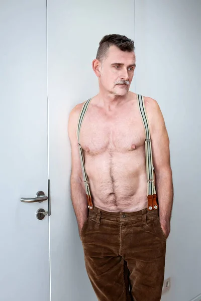 Retrato Del Hombre Sin Camisa Sus Años — Foto de Stock
