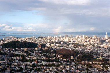 Gündüz San Francisco 'nun ufuk çizgisi