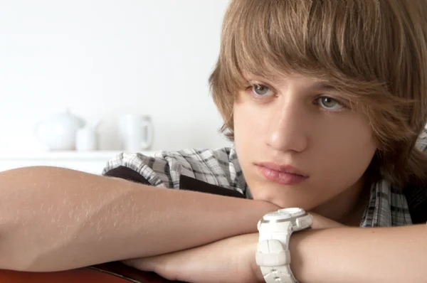 Retrato de menino adolescente — Fotografia de Stock