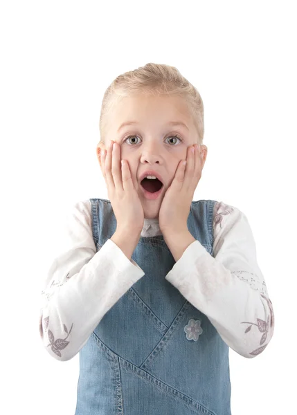 Schattig klein meisje te kijken naar de camera — Stockfoto