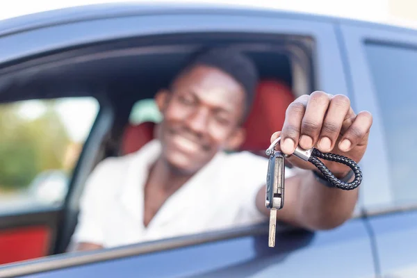 Clé Voiture Est Entre Les Mains Afro Américain Acheter Louer — Photo