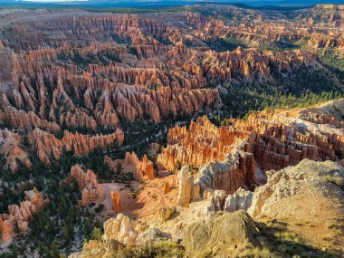 Bryce Kanyonu Ulusal Parkı Gün doğumuyla Sabah Manzarası