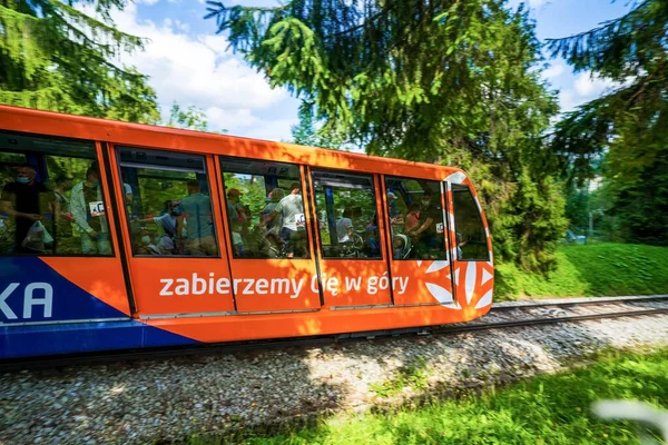 Zakopane Pologne Août 2021 Chemin Fer Funiculaire Gubalowka Les Passagers — Photo