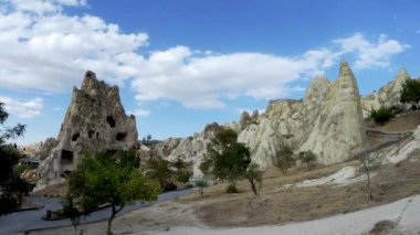Kapadokya, Türkiye. Anadolu 'nun Goreme bölgesindeki kilise mağarasının antik kalıntıları.