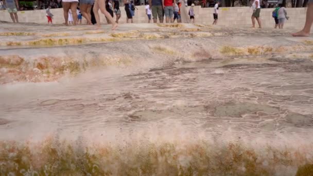 Legs Tourists Seem Walking Barefoot Naturally Formed Surface Pamukkale Rich — Stok Video