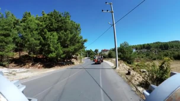 Alanya Turkey September 2021 Group Men Women Driving Mountains Jeeps — Αρχείο Βίντεο