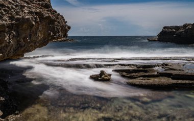 Deniz kıyısının güzel manzarası