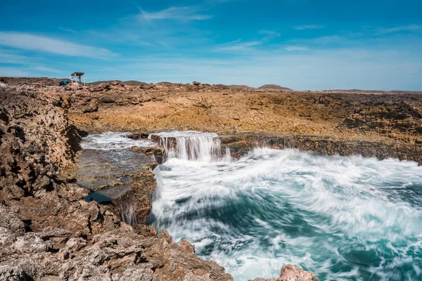 Deniz kıyısının güzel manzarası