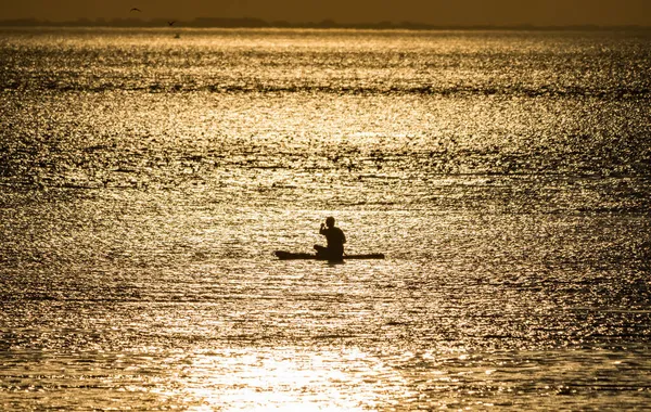 Silhouette Homme Dans Mer — Photo